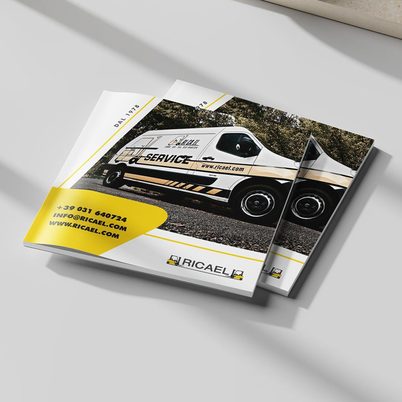 Brochure_Quadrata_02_1080x1080